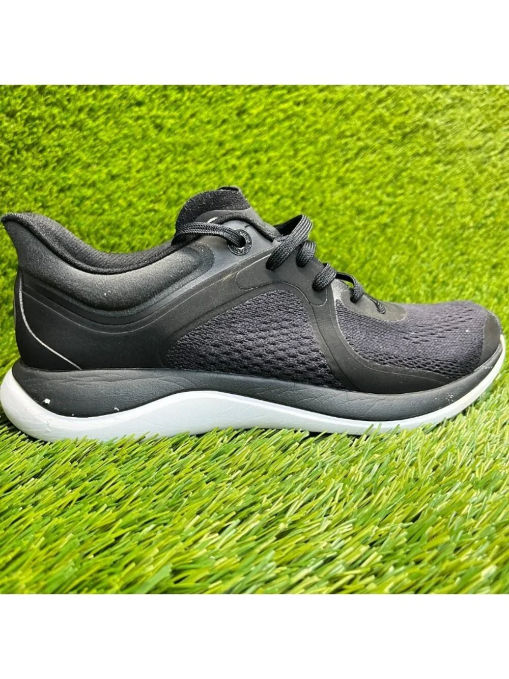 Lululemon Chargefeel Low Womens Size 7.5 Black Athletic Workout Shoes Sneakers